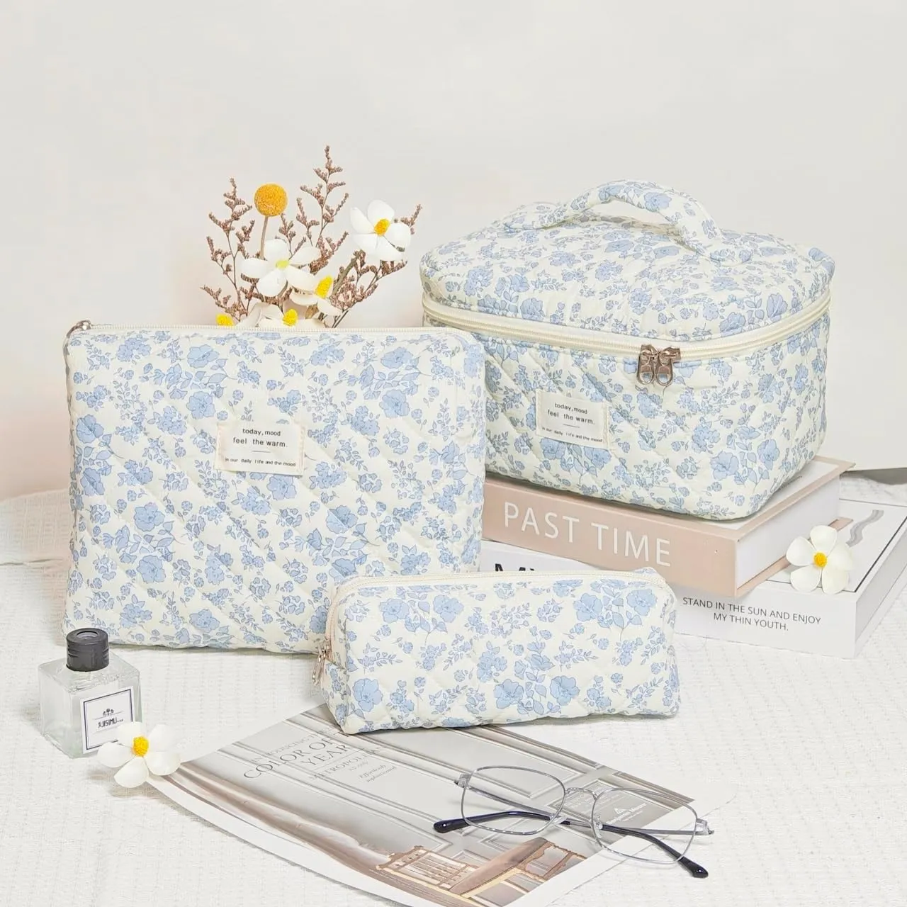 Makeup Bag, Quilted Makeup Bag Set of 3, Large Floral Make Up Bag for Women, Cotton Makeup Bag with Handle, Cosmetic Bag Organizer for Women Travel Set (Light Blue Flower)