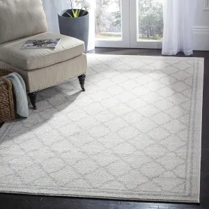 SAFAVIEH Amherst Collection Area Rug - 8' x 10', Beige & Light Grey, Moroccan Trellis Design, Non-Shedding & Easy Care, Ideal for High Traffic Areas in Living Room, Bedroom (AMT422E)