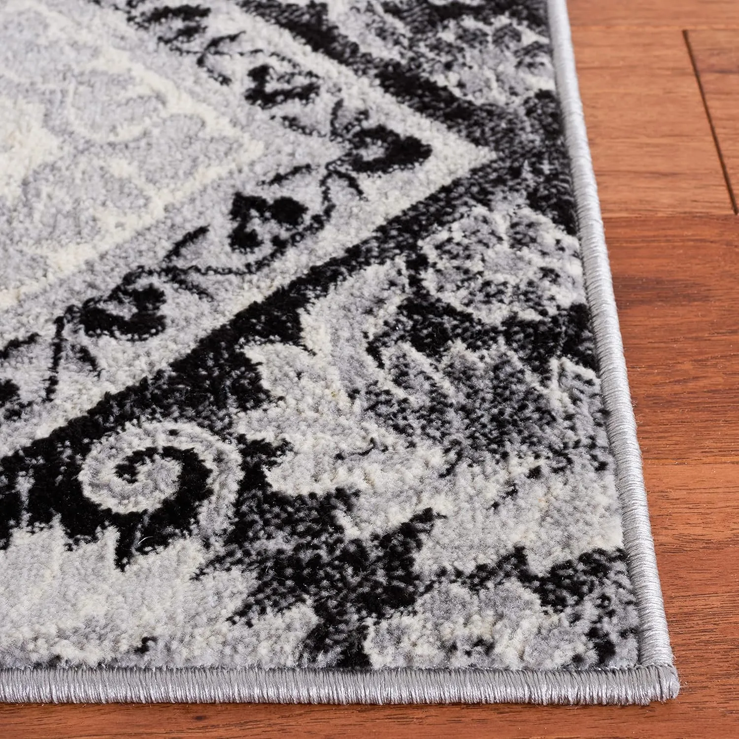 Safavieh Area Rug 8x10 - Brentwood Collection - Large - Black & Ivory, Diamond Damask Design, Non-Shedding & Easy Cleaning, Ideal for Living Room, Bedroom, Office, Dining Space (BNT827Z)