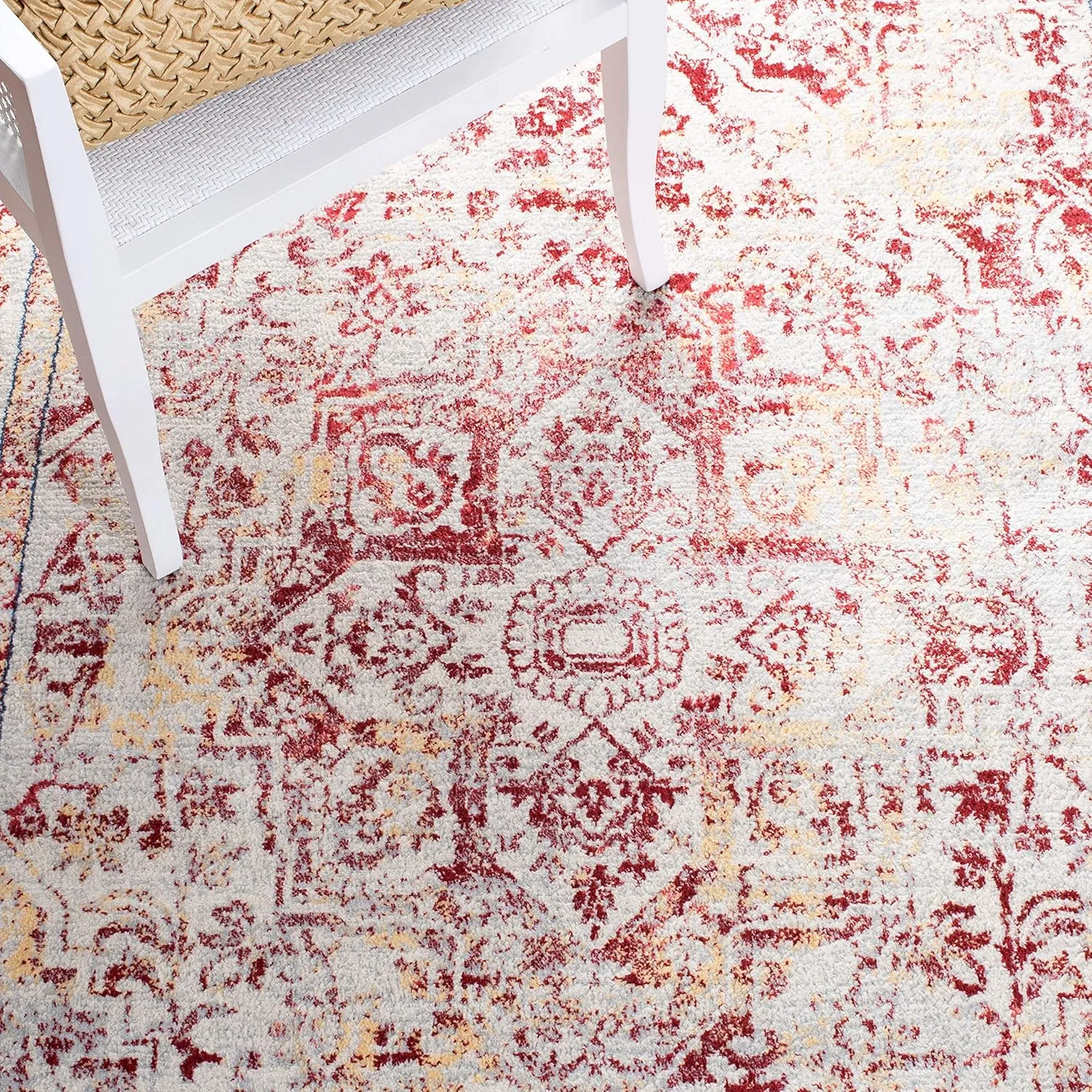 SAFAVIEH Brentwood Collection 8' x 10' Ivory/Red BNT832C Medallion Distressed Non-Shedding Living Room Bedroom Dining Home Office Area Rug