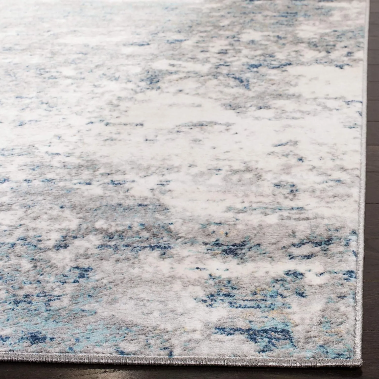 SAFAVIEH Brentwood Collection Area Rug - 6' x 9', Light Grey & Blue, Modern Abstract Design, Non-Shedding & Easy Care, Ideal for High Traffic Areas in Living Room, Bedroom (BNT822F)