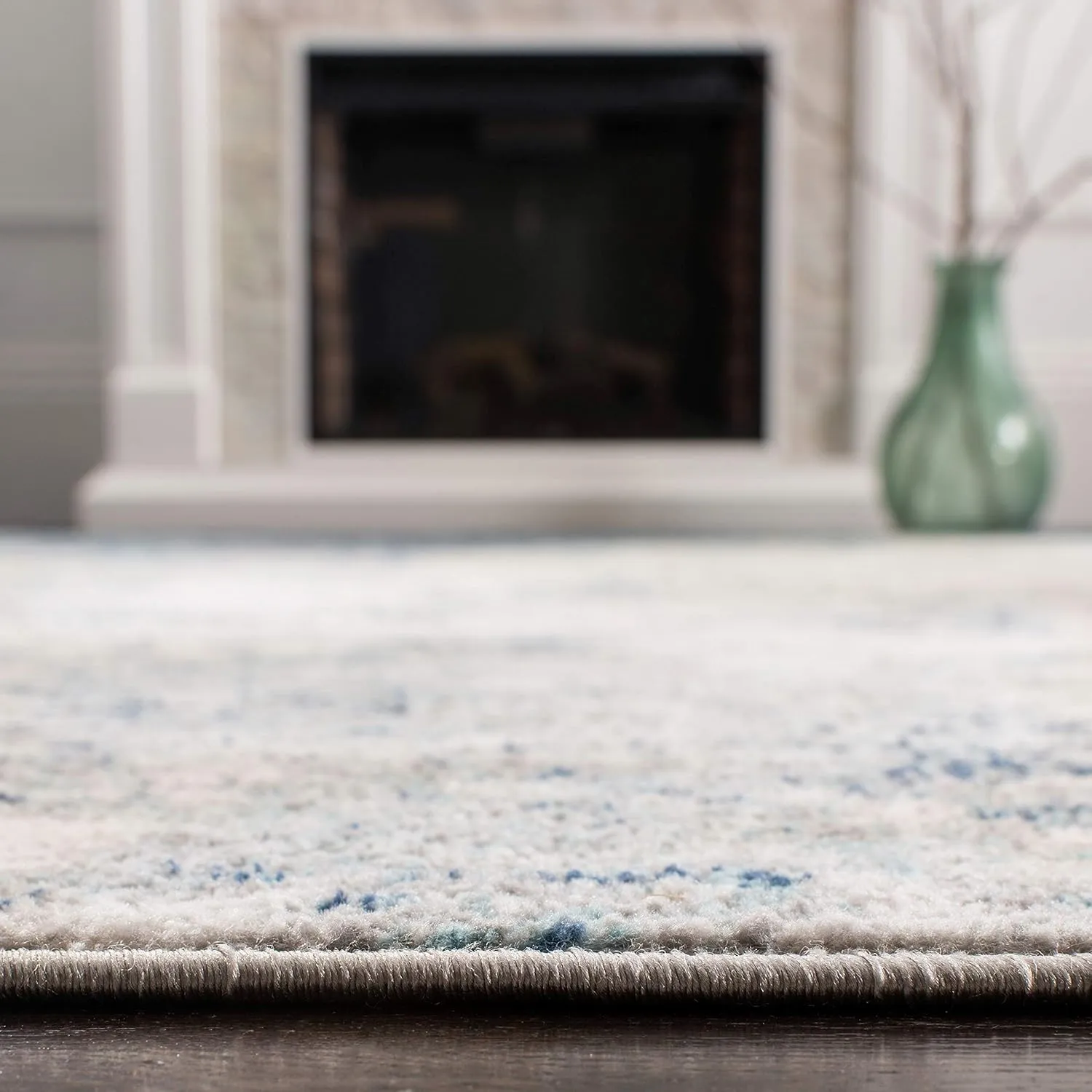 SAFAVIEH Brentwood Collection Area Rug - 6' x 9', Light Grey & Blue, Modern Abstract Design, Non-Shedding & Easy Care, Ideal for High Traffic Areas in Living Room, Bedroom (BNT822F)