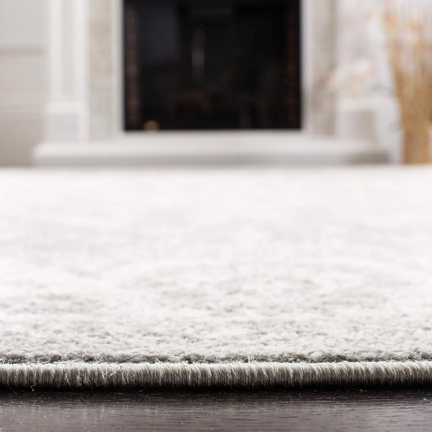 SAFAVIEH Brentwood Collection Area Rug - 8' x 10', Cream & Grey, Traditional Oriental Design, Non-Shedding & Easy Care, Ideal for High Traffic Areas in Living Room, Bedroom (BNT844B)