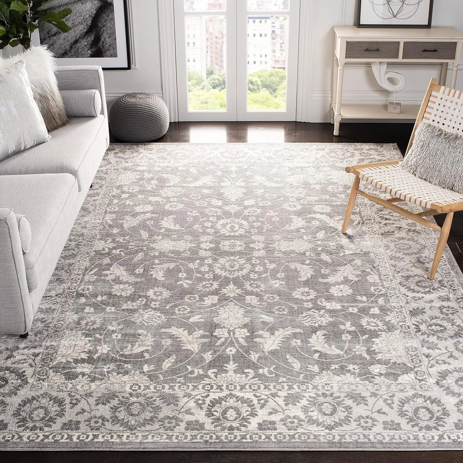 SAFAVIEH Brentwood Collection Area Rug - 8' x 10', Cream & Grey, Traditional Oriental Design, Non-Shedding & Easy Care, Ideal for High Traffic Areas in Living Room, Bedroom (BNT844B)