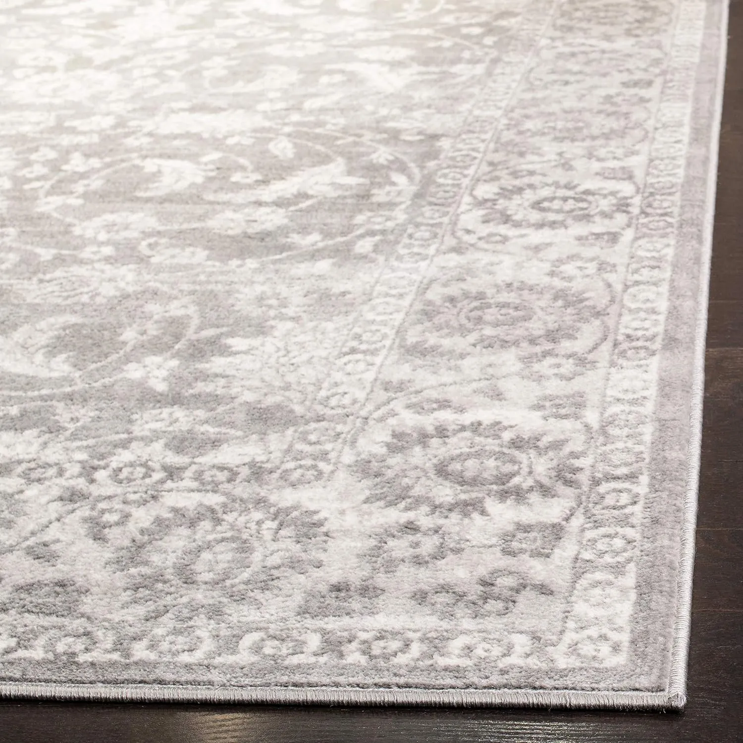 SAFAVIEH Brentwood Collection Area Rug - 8' x 10', Cream & Grey, Traditional Oriental Design, Non-Shedding & Easy Care, Ideal for High Traffic Areas in Living Room, Bedroom (BNT844B)
