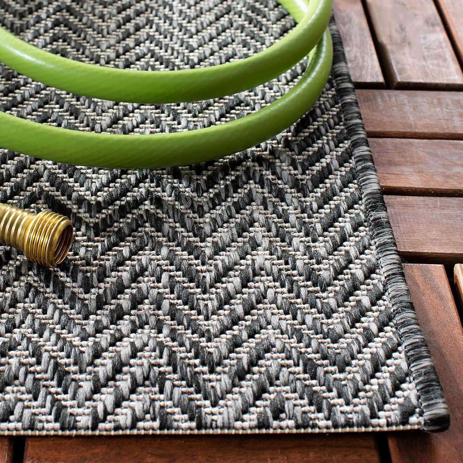 SAFAVIEH Courtyard Collection 2'3' x 8' Black/Beige CY8022 Indoor/ Outdoor Patio Backyard Mudroom Runner Rug