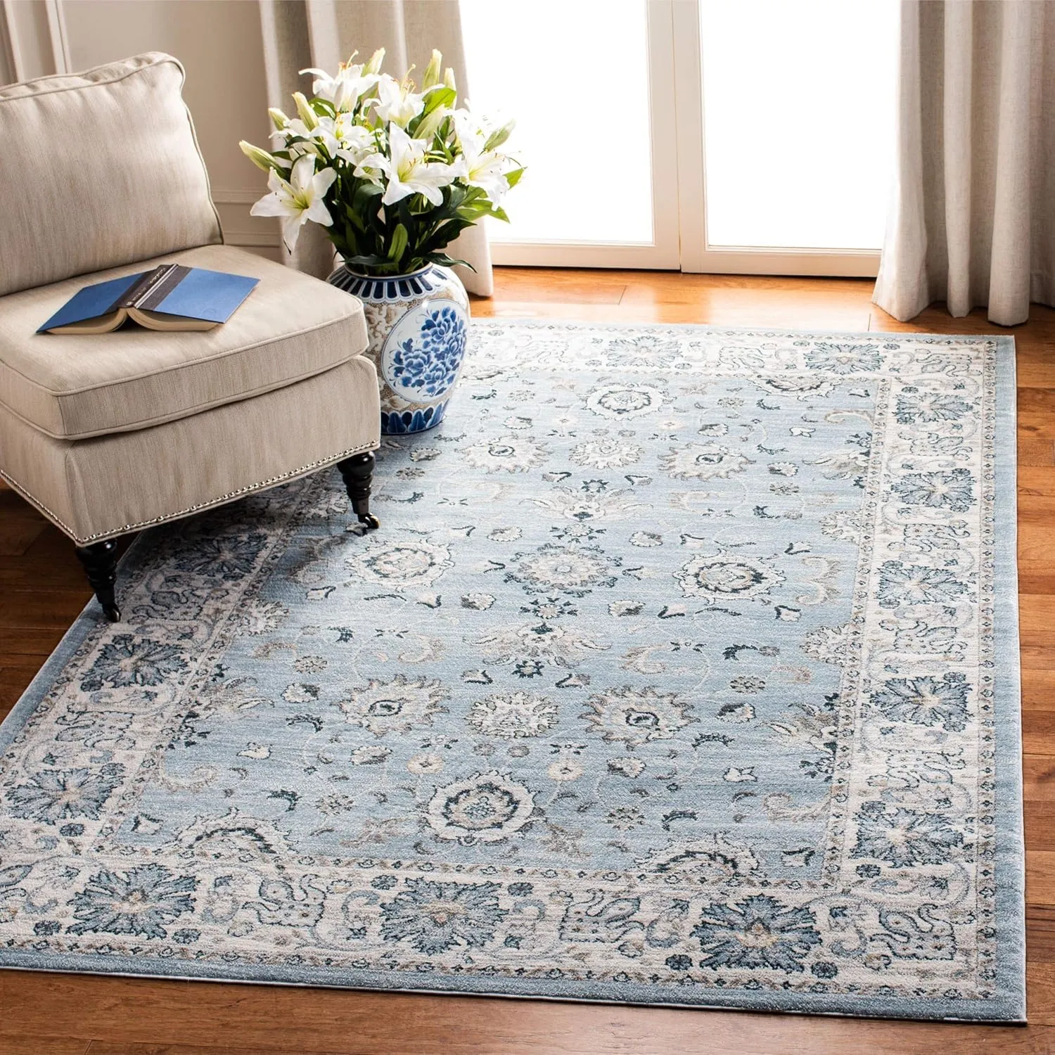SAFAVIEH Isabella Collection Area Rug - 9' x 12', Light Blue & Cream, Oriental Design, Non-Shedding & Easy Care, Ideal for High Traffic Areas in Living Room, Bedroom (ISA940M)