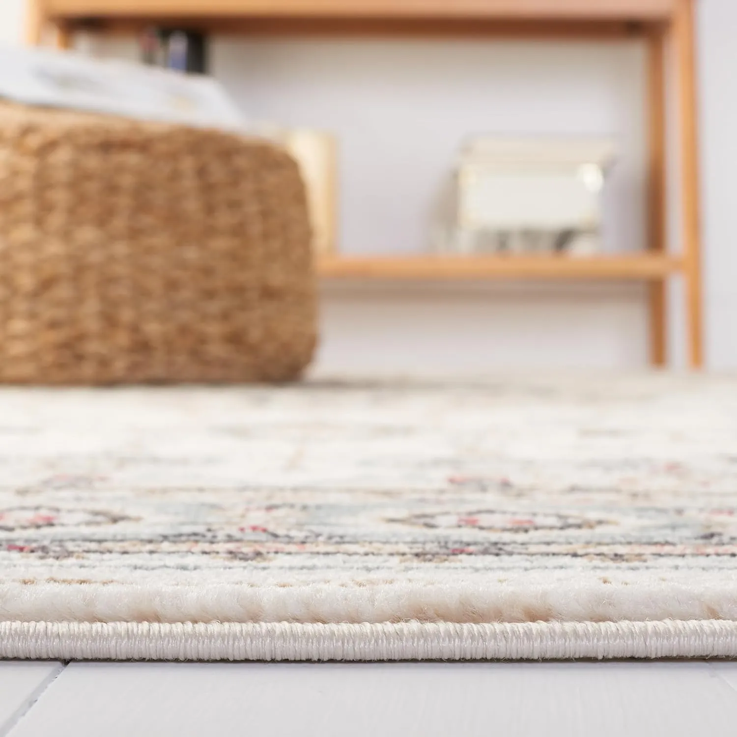 SAFAVIEH Lyndhurst Collection Area Rug - 2'3" x 6' Runner, Cream/Beige, Geometric Design, Ideal for High Traffic Areas in Living Room, Bedroom, Dining (LNH338B)