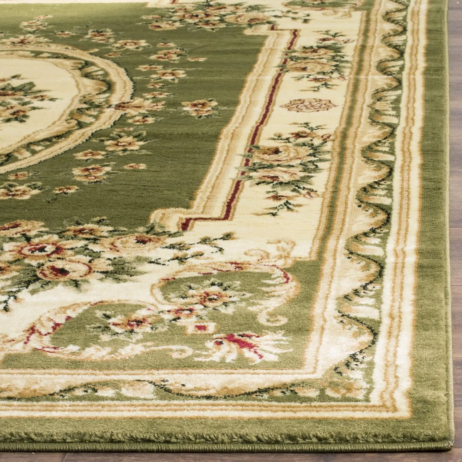 SAFAVIEH Lyndhurst Collection Area Rug - 5'3" x 7'6", Sage & Ivory, Traditional European Medallion Design, Non-Shedding & Easy Care, Ideal for High Traffic Areas in Living Room, Bedroom (LNH218B)