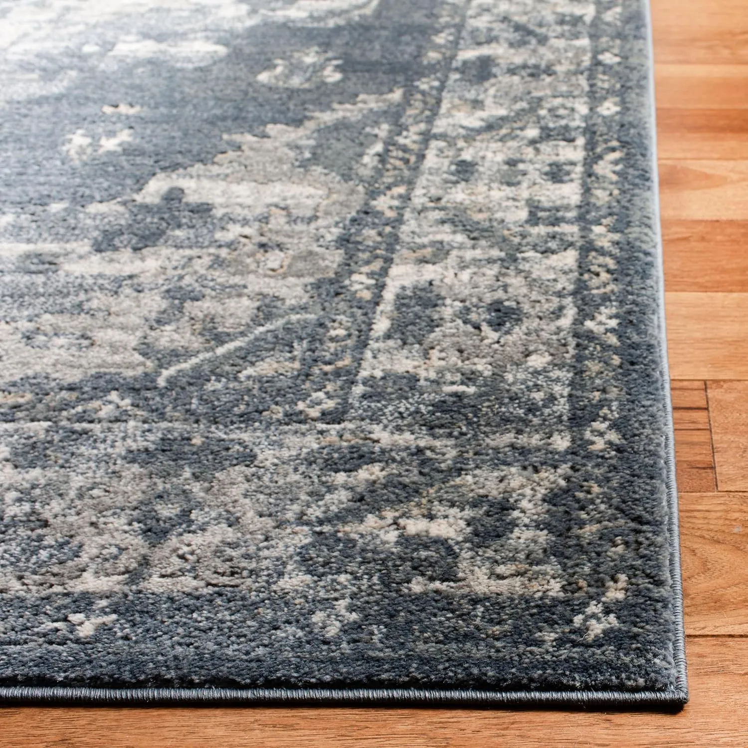 SAFAVIEH Oregon Collection Area Rug - 5'3" x 7', Blue & Creme, Oriental Distressed Design, Non-Shedding & Easy Care, Ideal for High Traffic Areas in Living Room, Bedroom (ORE898A)