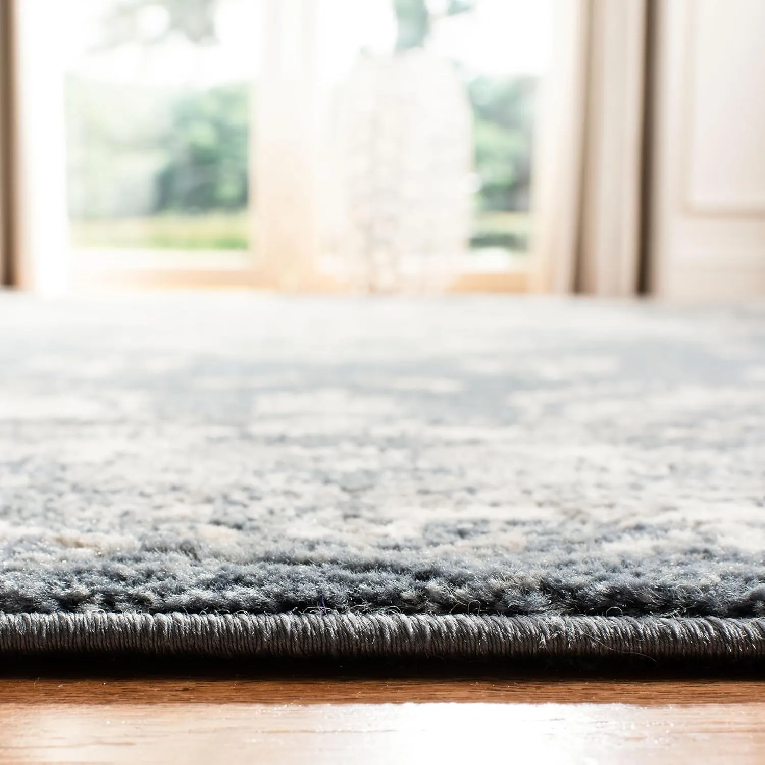 SAFAVIEH Oregon Collection Area Rug - 5'3" x 7', Blue & Creme, Oriental Distressed Design, Non-Shedding & Easy Care, Ideal for High Traffic Areas in Living Room, Bedroom (ORE898A)
