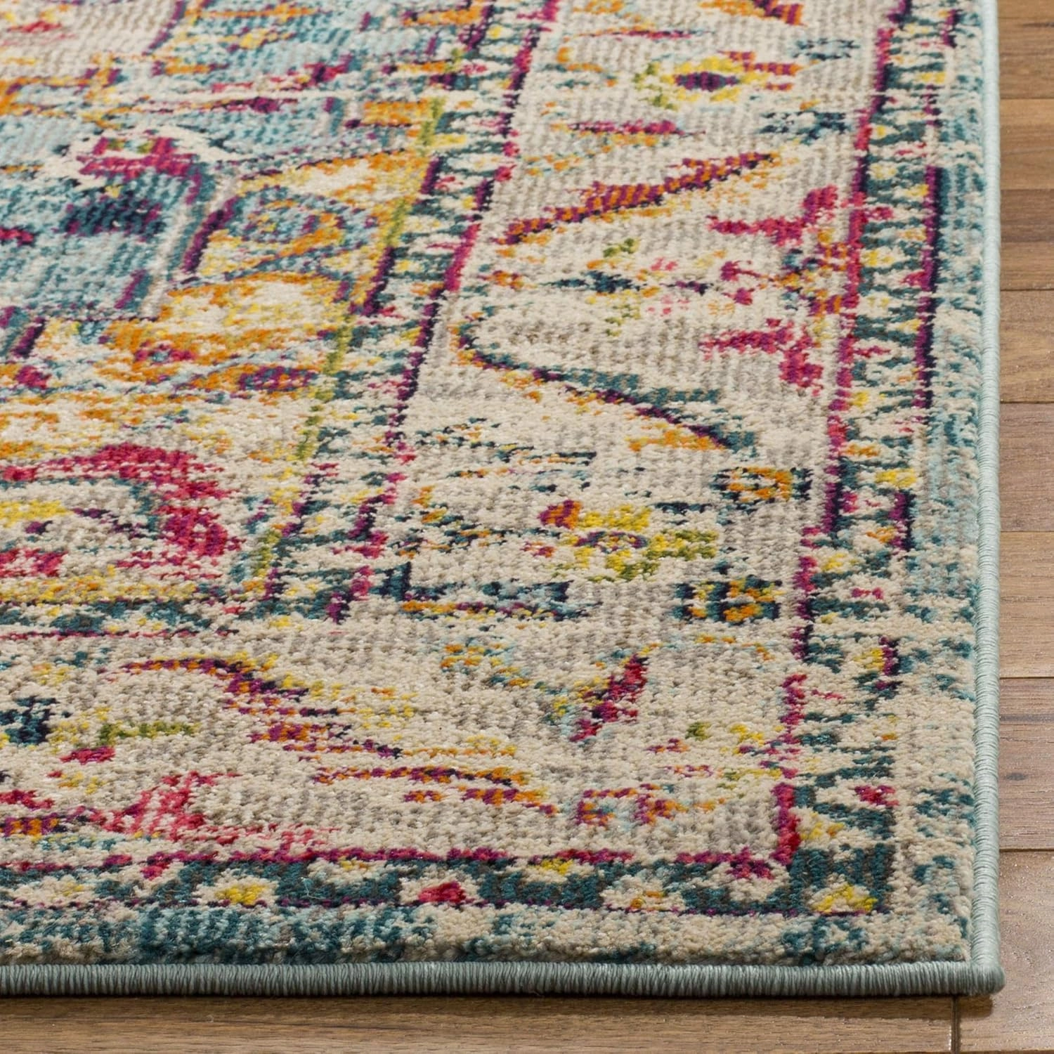 SAFAVIEH Phoenix Collection Area Rug - 6' x 9', Turquoise & Beige, Boho Chic Oriental Medallion Design, Non-Shedding & Easy Care, Ideal for High Traffic Areas in Living Room, Bedroom (PHX153K)