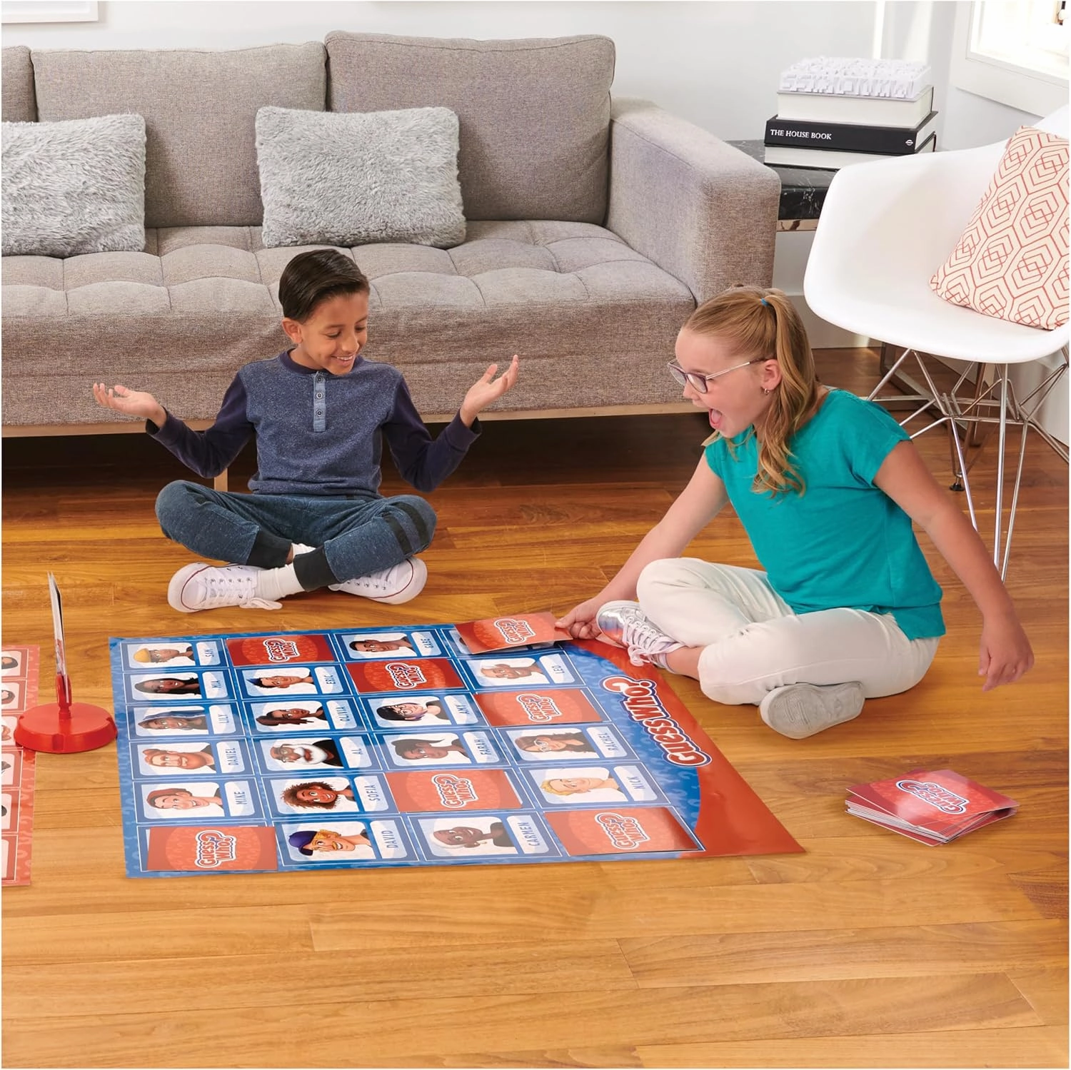 Spin Master Games, Guess Who? Giant Edition, Family Game for Indoor & Outdoor Fun with Big Oversized Board, for Family and Kids, 2-4 Players, Ages 6 & Up