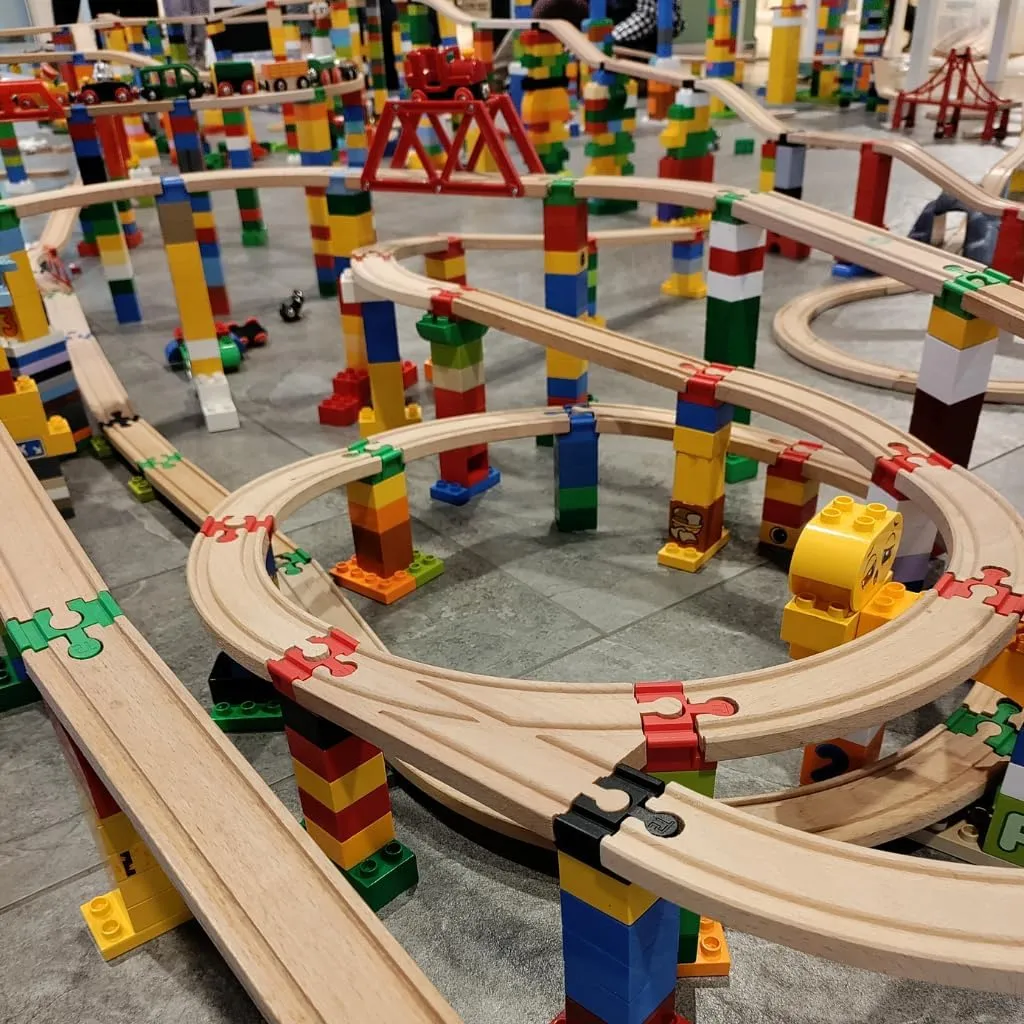 TOY2 Plastic Track Connectors for Wooden Train Set - 20 Compatible Train Connectors for Duplo & Brio Train Set - Spare Parts for Wooden Train Track Set Track Connectors Basis